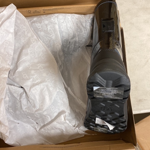 UGG Women's Adirondack Boot Iii Patent Snow - Picture 4 of 4